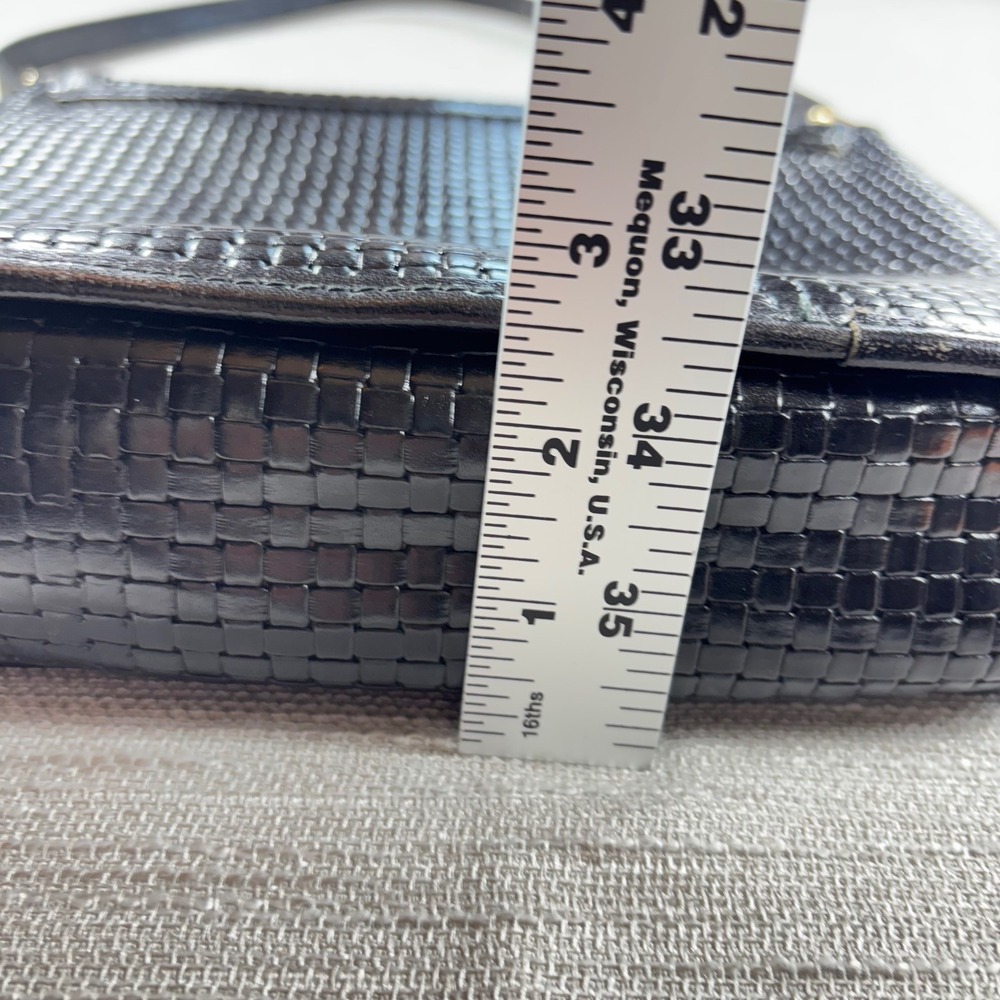 Vintage Buggatti Woven Leather Shoulder Bag Made in Italy Gold Tone Accents Fair - Picture 5 of 10
